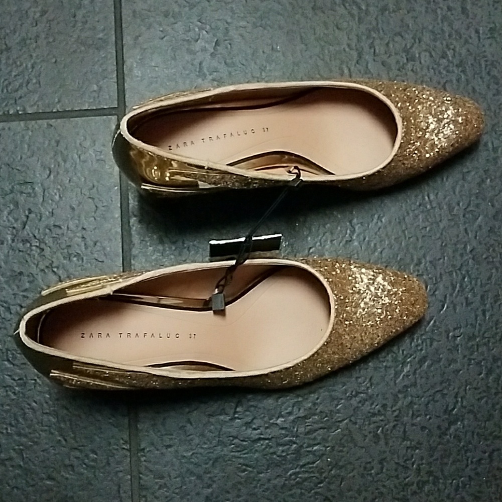 Last chance! Nwt! Zara Gold Court Shoes - Picture 2 of 6